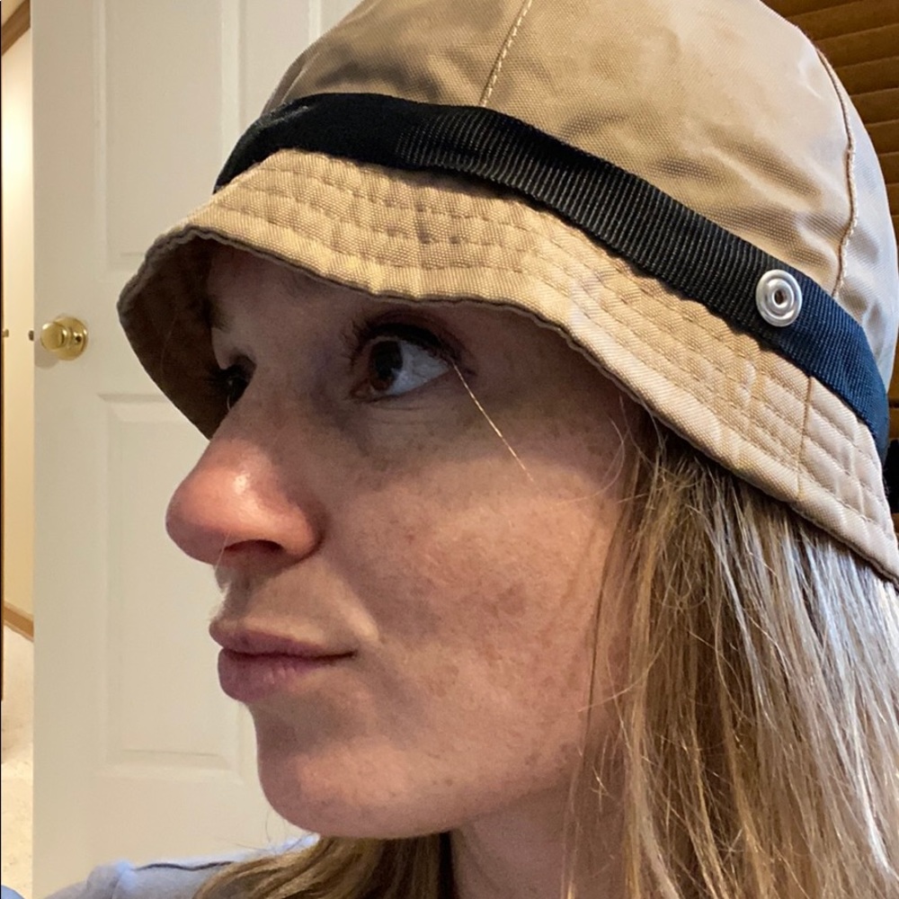 Max&Co Adorable Hat, Bucket, Never Worn! small